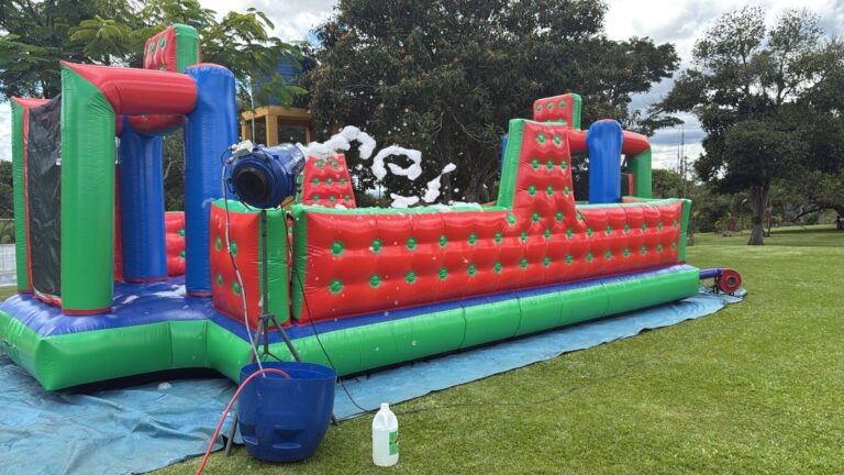 futebol de sabão com canhão