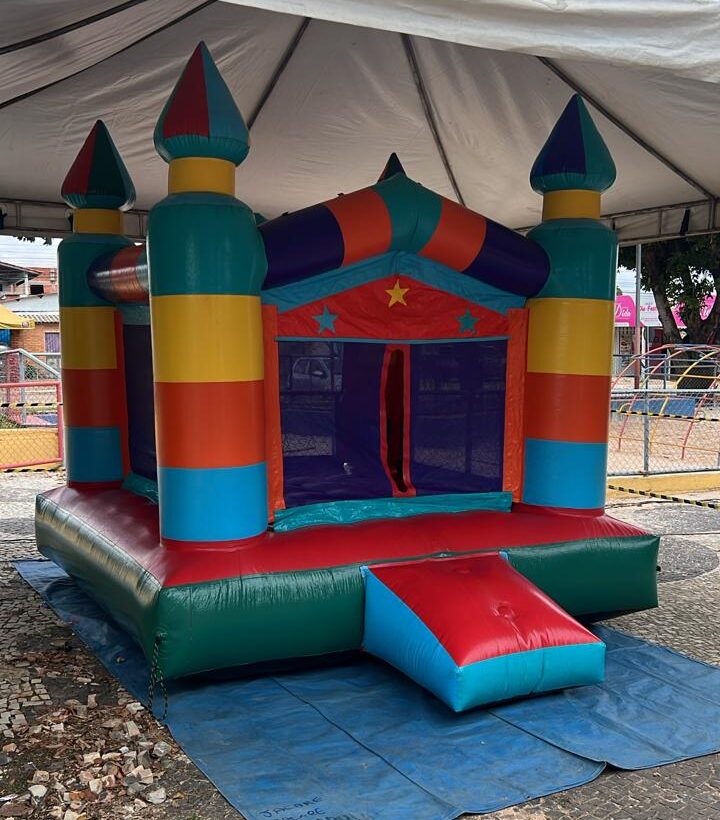 pula-pula castelinho